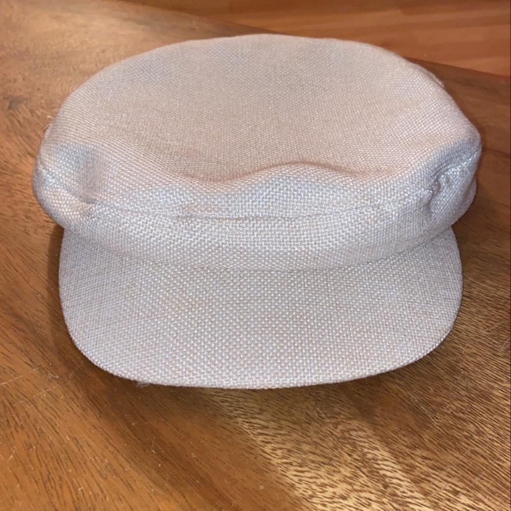 white-beige newsboy cap
